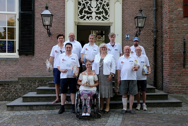 FS_Huldiging_omroep_omroep_A04R3823_omroep_