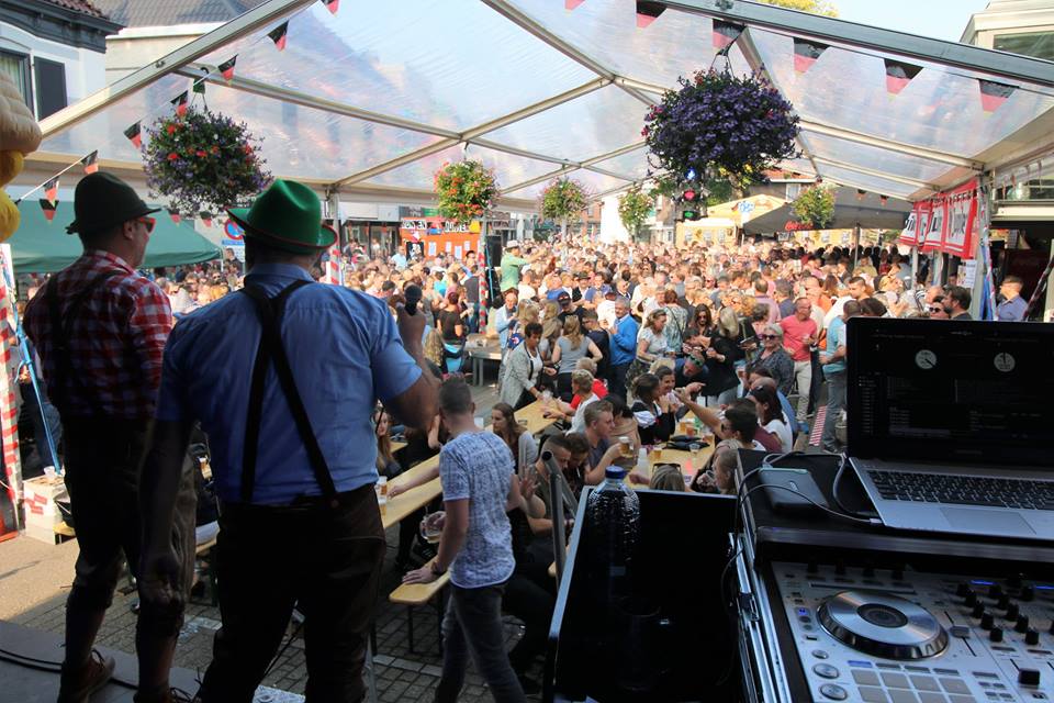 Kermis Kick-off in De Buitenpoort met top liveband Hike - Omroep Lingewaard